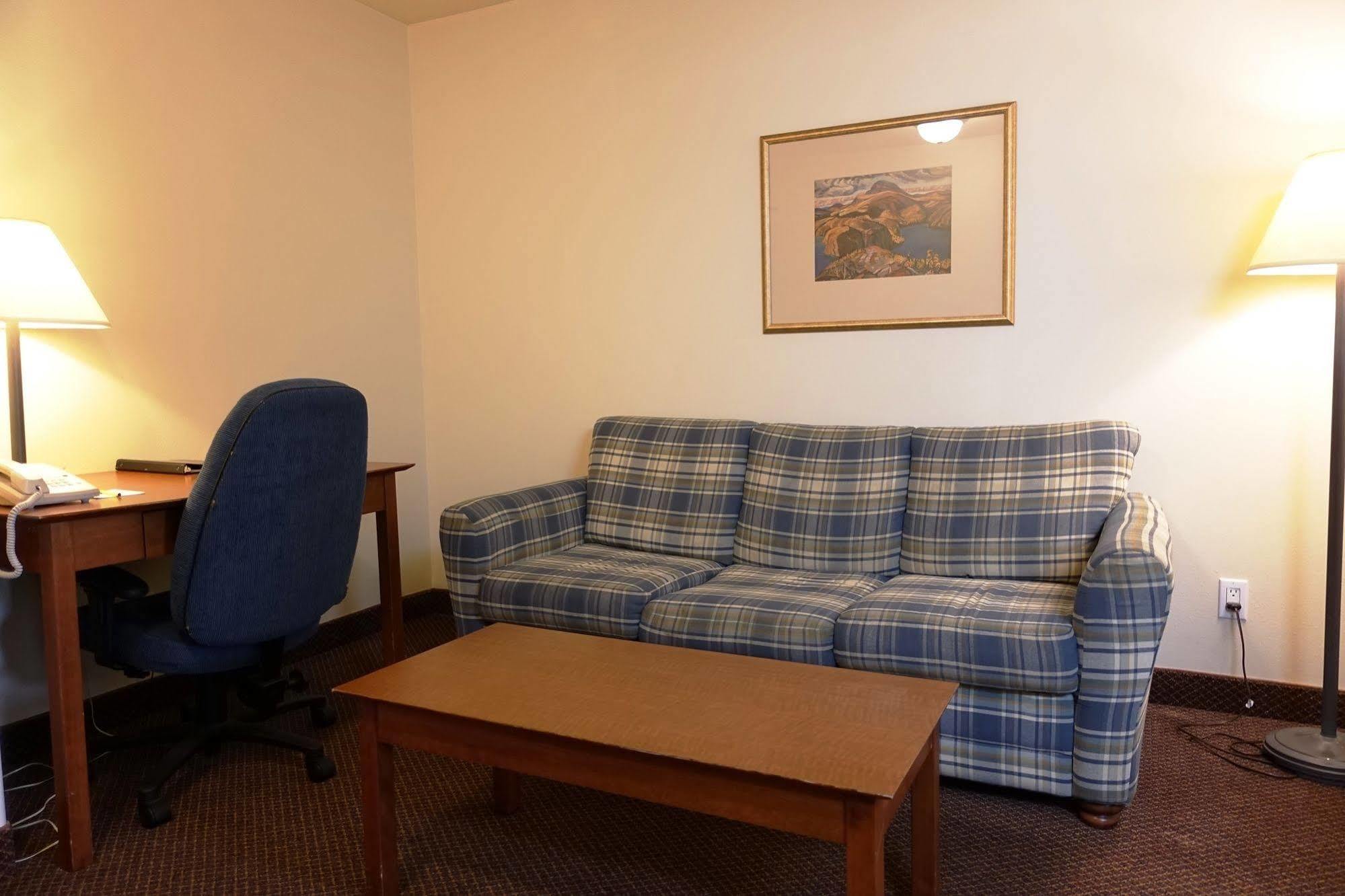 Hotel Super 8 By Wyndham Caraquet Exterior foto